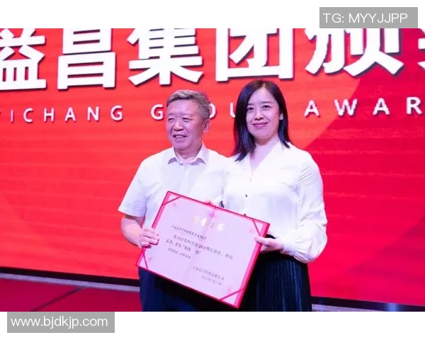 南京排球队在洲际杯中的默契配合展现出强大团队实力与战术执行力 南京排球队在洲际杯中的默契配合展现出强大团队实力与战术执行力